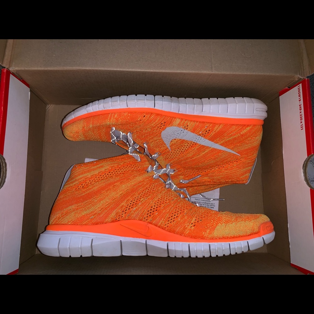 Nike Free Flyknit Chukka size 10